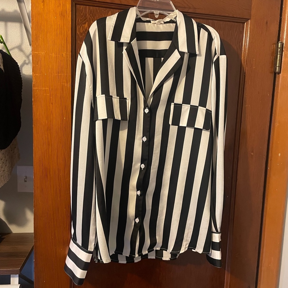 En Crème button up